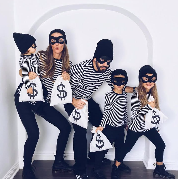 family halloween costumes, family halloween costumes for 5, family halloween costumes for 5 easy diy, family halloween costumes for 5 funny, family halloween costume, family halloween costumes 2025