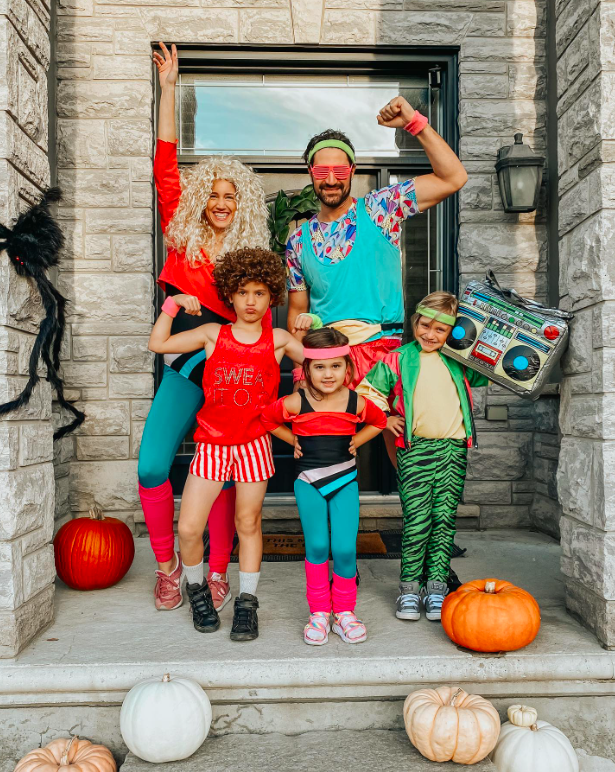 family halloween costumes, family halloween costumes for 5, family halloween costumes for 5 easy diy, family halloween costumes for 5 funny, family halloween costume, family halloween costumes 2025