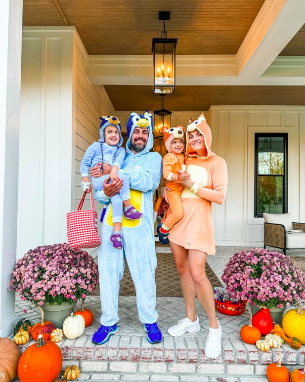 family halloween costume with toddler, family halloween costumes with toddler, toddler family halloween costumes, family halloween costumes, family halloween costumes 2025, family halloween costumes ideas