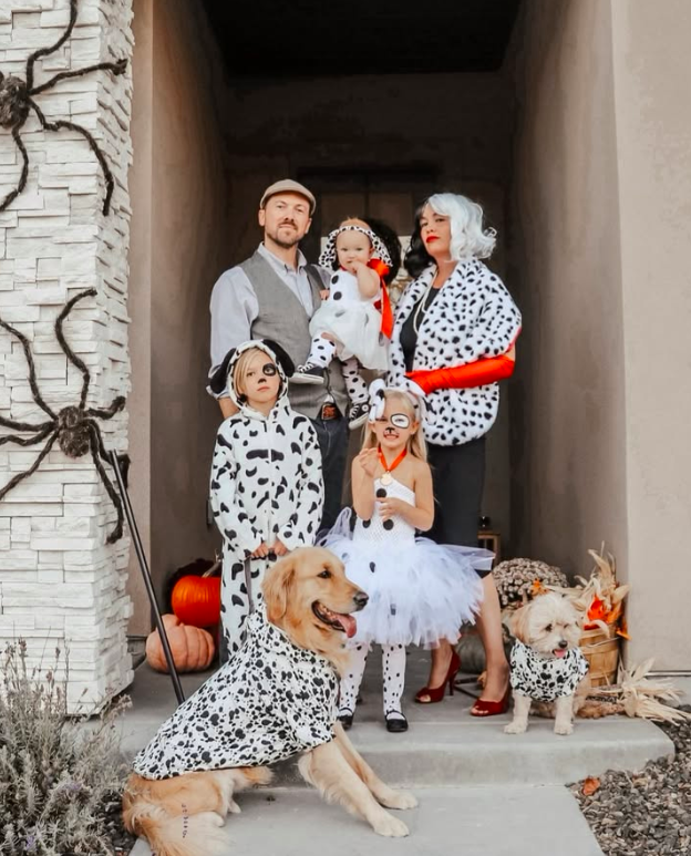 family halloween costumes, family halloween costumes for 5, family halloween costumes for 5 easy diy, family halloween costumes for 5 funny, family halloween costume, family halloween costumes 2025