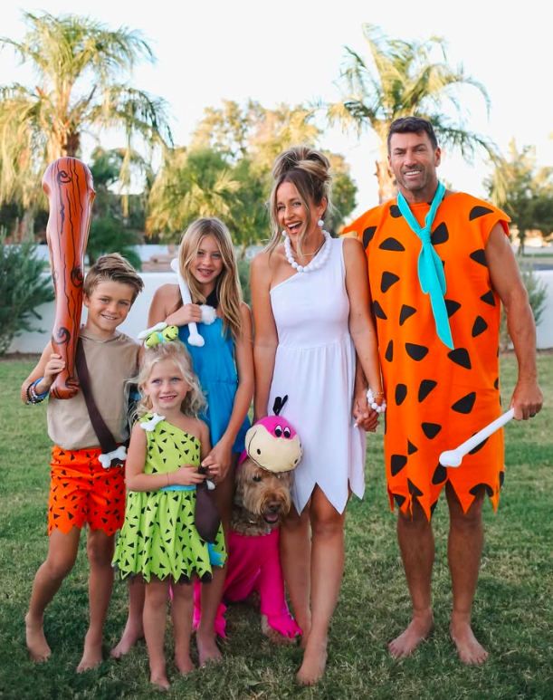 family halloween costumes, family halloween costumes for 5, family halloween costumes for 5 easy diy, family halloween costumes for 5 funny, family halloween costume, family halloween costumes 2025