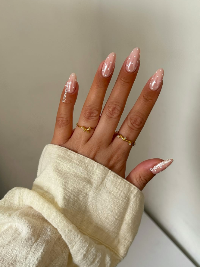summer nails, summer nails 2026, summer nail ideas, summer nail designs, summer nails simple, summer nails colorful, bright nails, polka dot nails