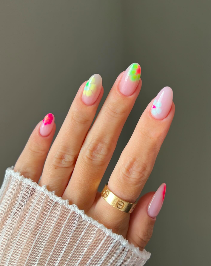 summer nails, summer nails 2026, summer nail ideas, summer nail designs, summer nails simple, summer nails colorful, bright nails, floral nails, summer floral nails