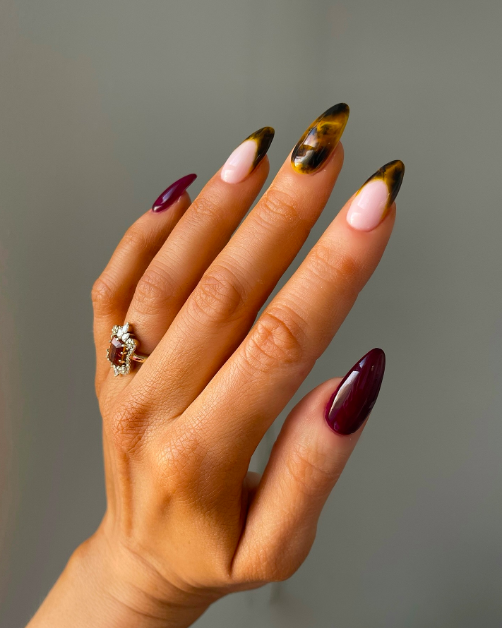 fall nails, fall nails 2026, easy fall nails 2026, simple fall nails, fall nail designs, fall nails acrylic, fall nail ideas, 2026 nail ideas, tortoise nails, tort nails, burgundy nails