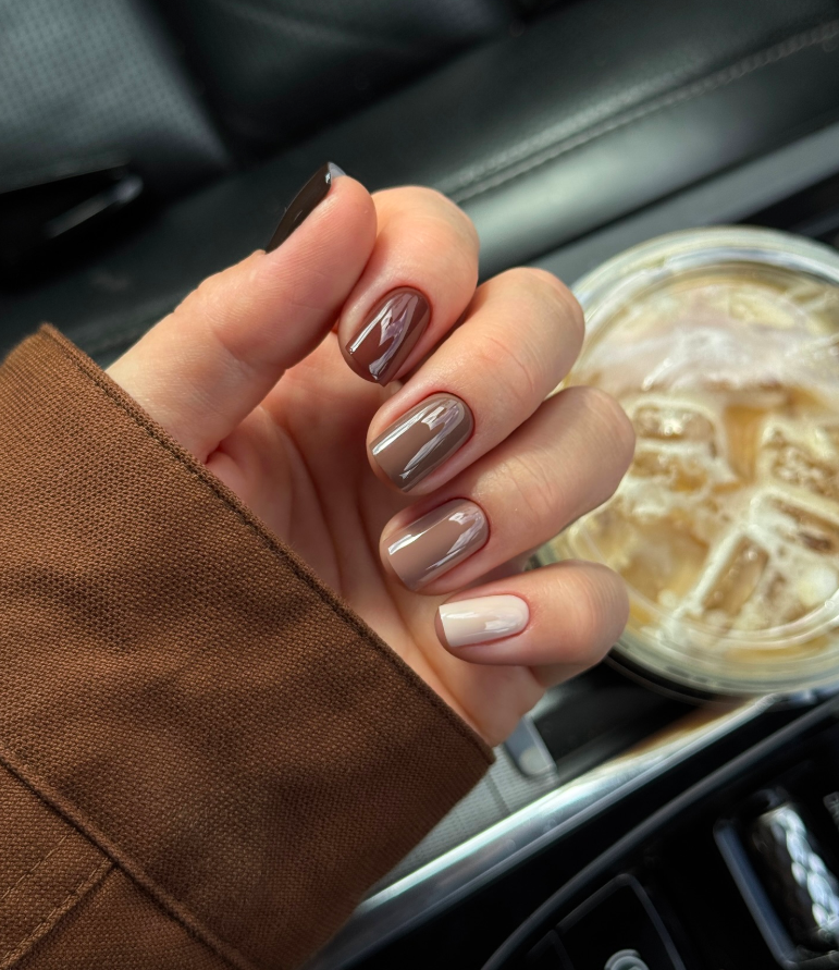 fall nails, fall nails 2026, easy fall nails 2026, simple fall nails, fall nail designs, fall nails acrylic, fall nail ideas, 2026 nail ideas, brown nails, short brown nails, ombre nails