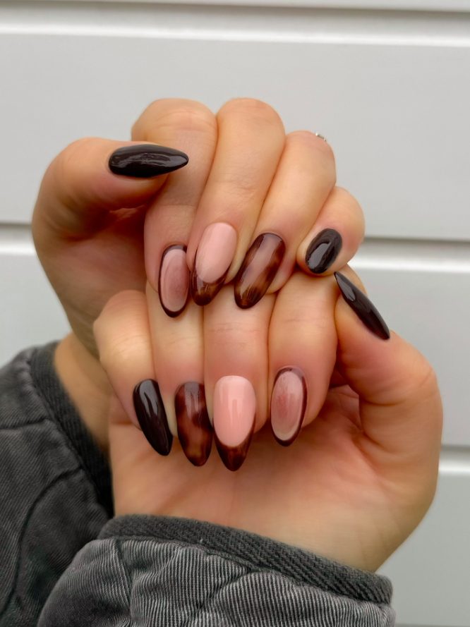 fall nails, fall nails 2026, easy fall nails 2026, simple fall nails, fall nail designs, fall nails acrylic, fall nail ideas, 2026 nail ideas, tortoise nails, black nails, tort nails