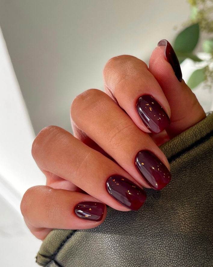 fall nails, fall nails 2026, easy fall nails 2026, simple fall nails, fall nail designs, fall nails acrylic, fall nail ideas, 2026 nail ideas, dark brown nails, short brown nails, short fall nails